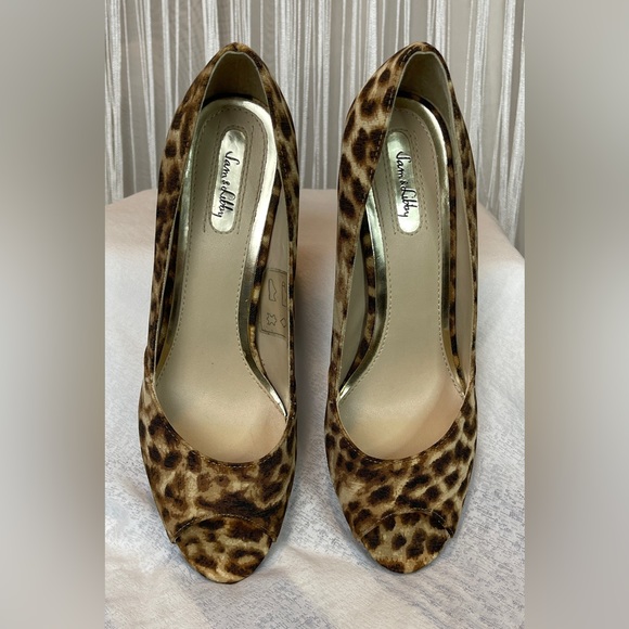 Sam & Libby Animal Print Peep Toe Heels with Cork Details - Size 6 1/2 - Picture 3 of 4